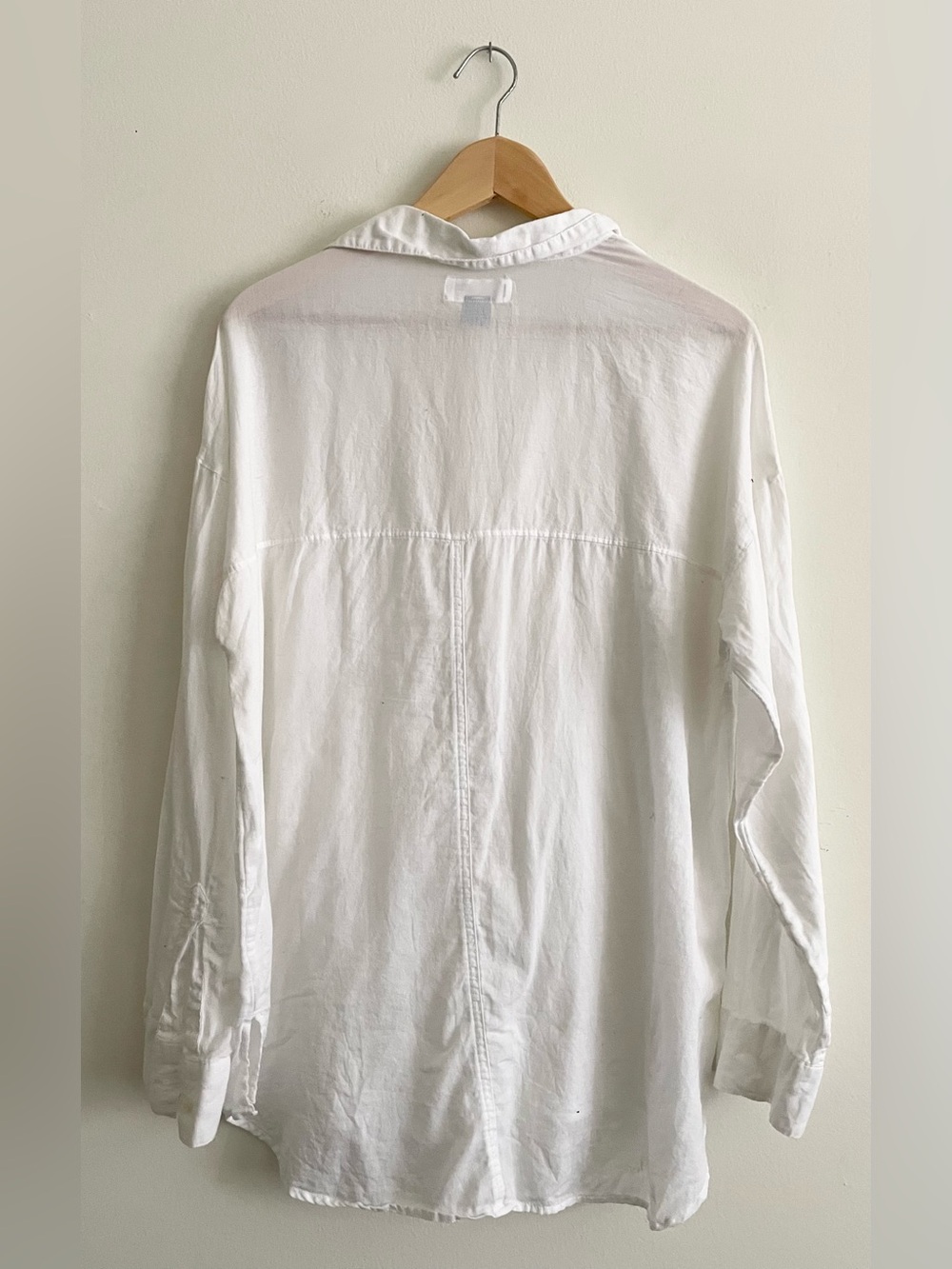 🐮 Old Navy ‘Boyfriend’ Style White Casual Button-Down Shirt with Chest Pocket 🐮 - Picture 4 of 4